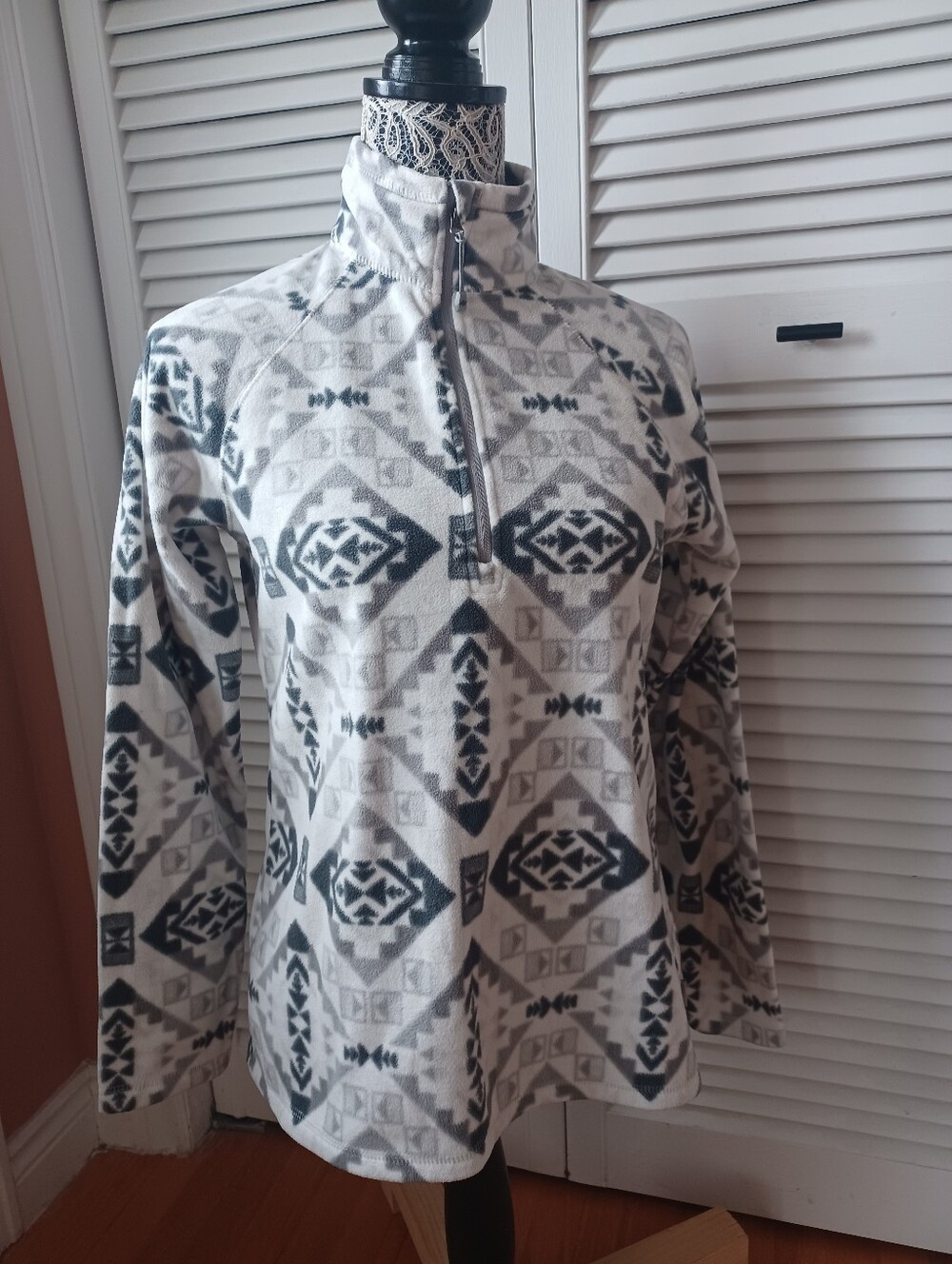 Eddie Bauer Women's Small Quarter Zip Fleece Aztec Pullover Sweater Warm Cozy